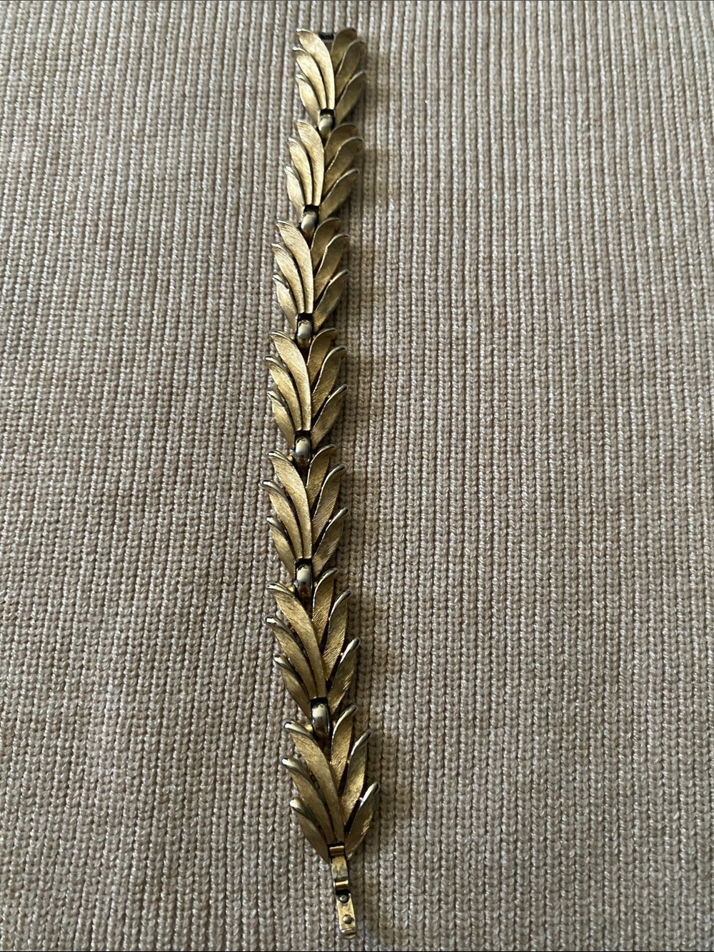 Vintage Gold Tone Leaf Link Bracelet by Trifari